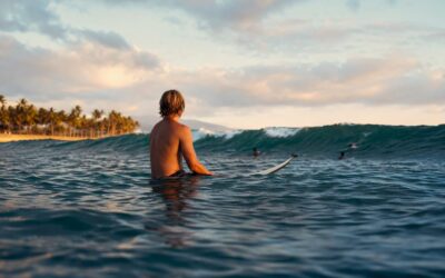 What Does Take Turns Surfing Mean in a Crowded Lineup?